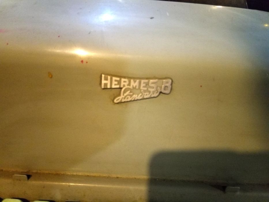 Máquina de escrever Hermes