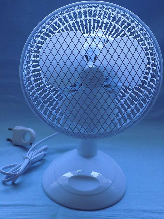 Wentylator biurkowy LG-18A . Biały cichy - moc 22 W.