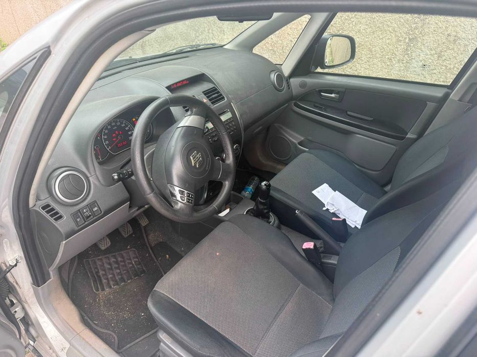Suzuki SX4 em bom estado