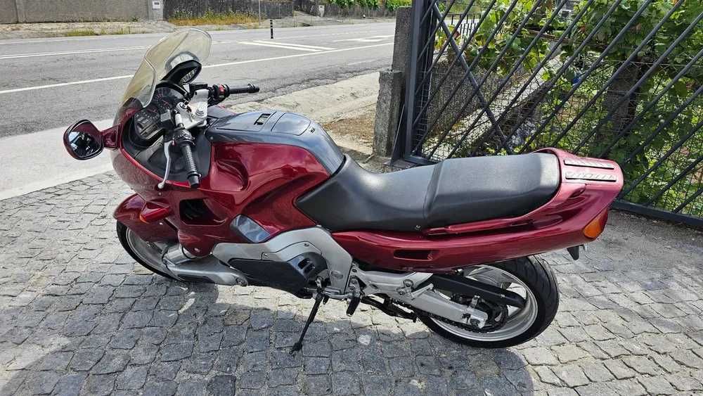 Mota Yamaha GTS 1000