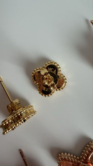 Kolczyki w stylu Van Cleef