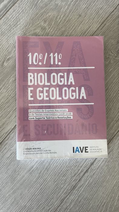 Livro preparação exame nacional Biologia e Geologia (10º e 11º)