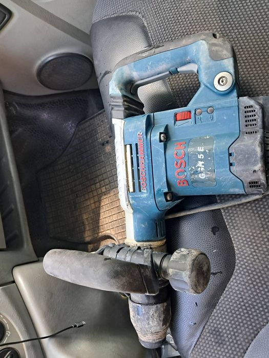 Бетонолом Отбойный молоток Bosch  большой в комплекте с пиками. отбойник  Бош