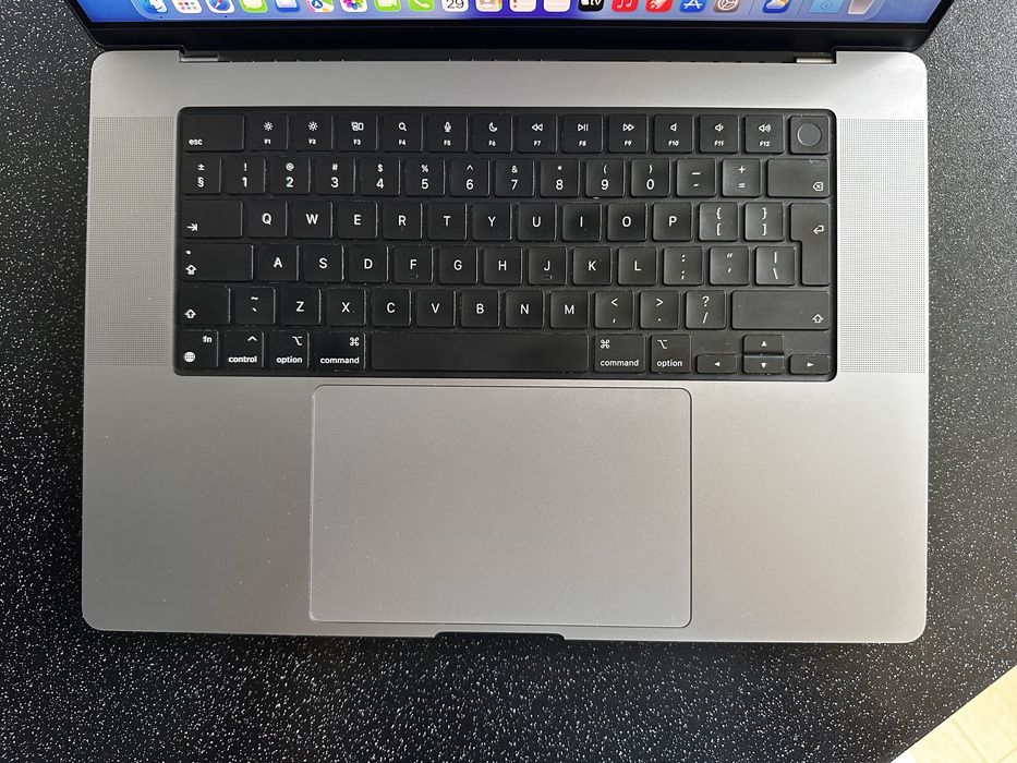 Laptop MacBook Pro 16" M1 Pro / 32 GB RAM / 512 GB SSD / Sprzęt do pracy i grafiki
