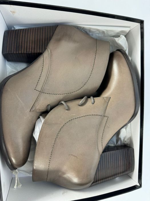 Nowe botki wiązane na obcasa BELMONDO  41