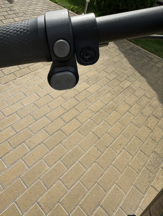 Продам Ninebot Max G2