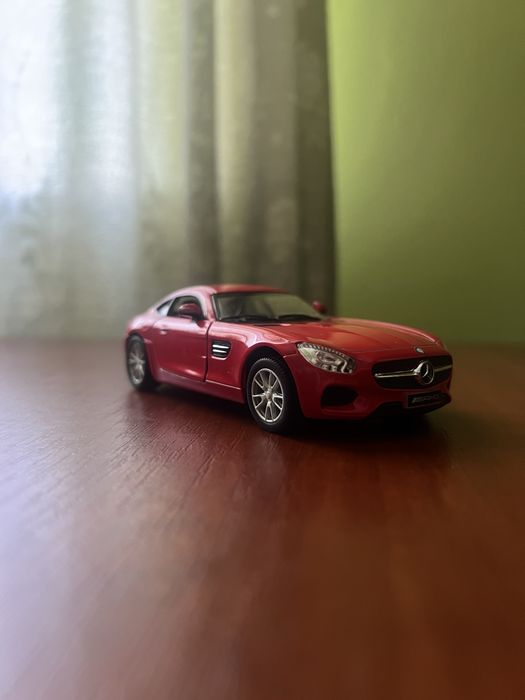 колекційна металева модель Kinsmart Mercedes-AMG GT
