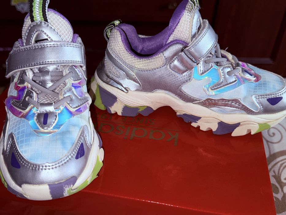 Круті кросівки для дівчинки 30р 18,4см