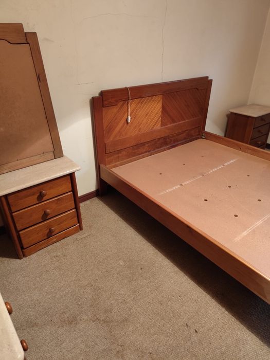 Quarto de casal em madeira