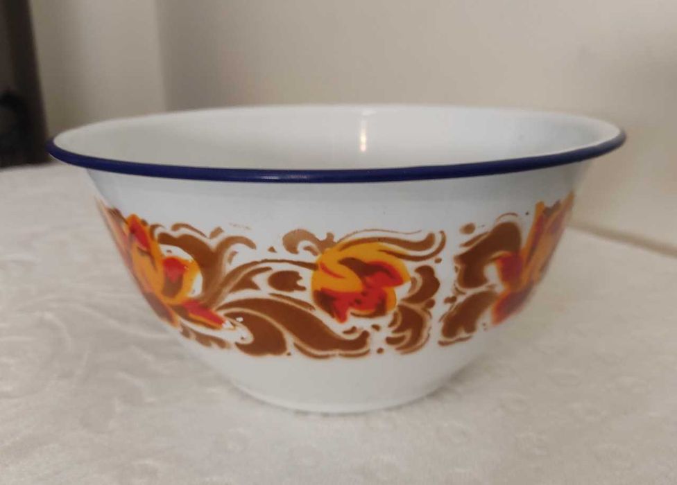 Conjunto Vintage de Esmalte: Tigela Decorada + 2 Travessas Pequenas