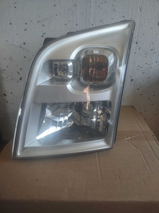 Lampy przednie Ford transit