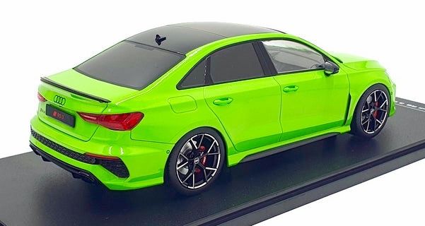 Модель Audi RS3 Limousine IXO Models 1/18