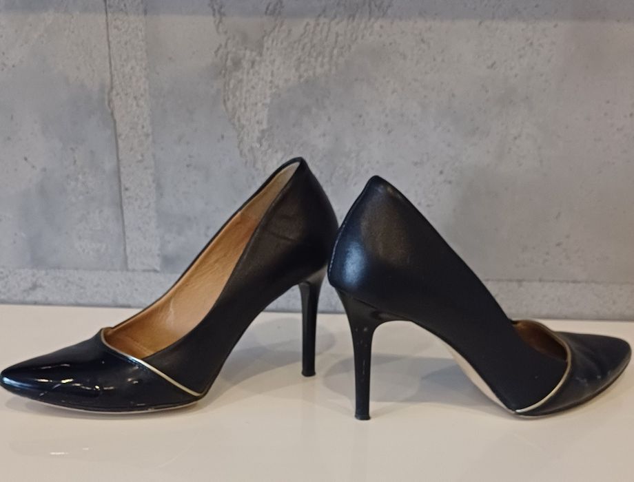 Buty damskie  na obcasie rozmiar 37
