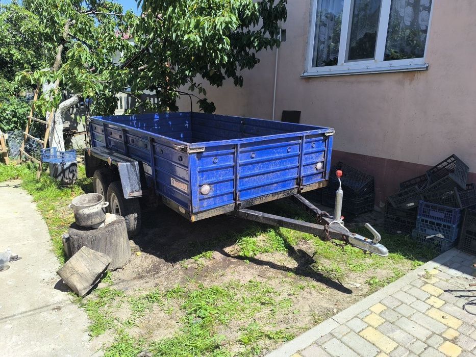 Двовісний автомобільний причіп