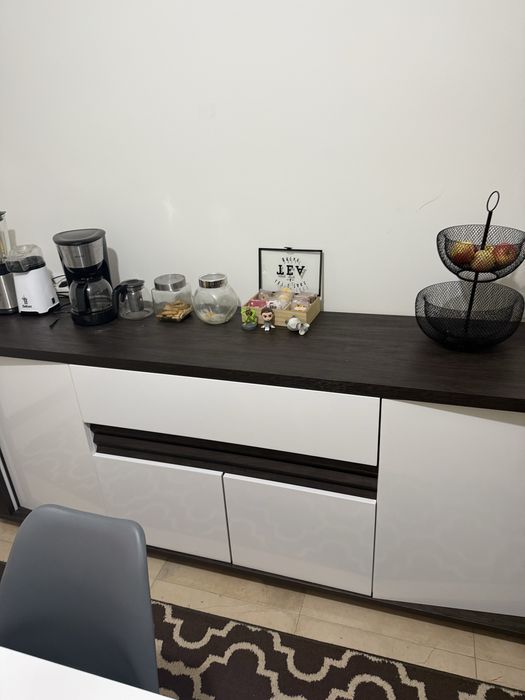 Mesa com aparador semi novo