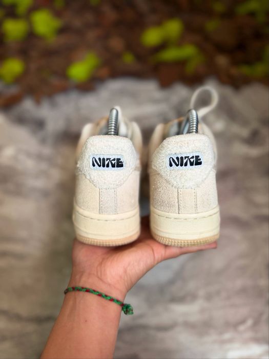 Оригінальні кросівки Nike Air Force 1 07 Se Beige / 38