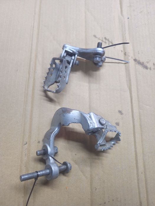 Yamaha ttr 600 podnóżki