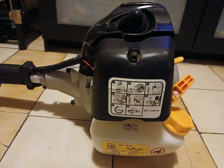 Roçadora titan praticamente nova