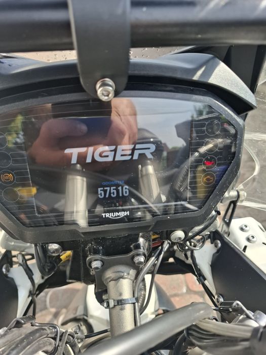 Triumph tiger 800 xrt max wyposażenie 3 kufry navigacja andiod kamery