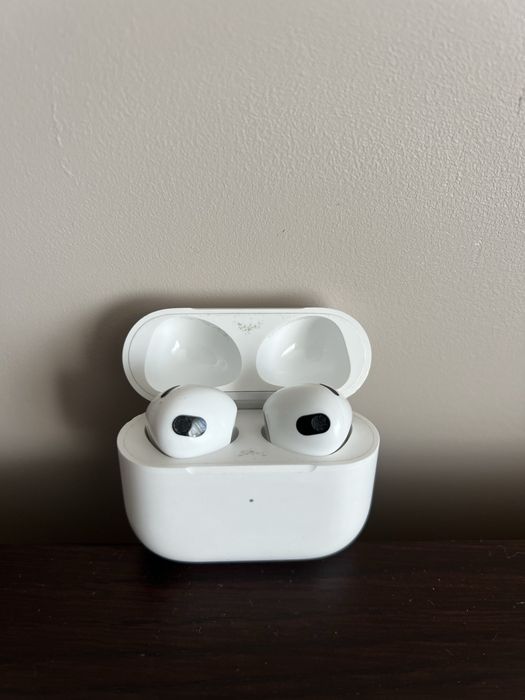Airpods 3 ładowanie indukcyjne