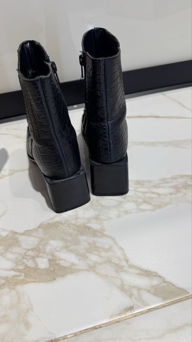 Шкіряні черевики 37 р.