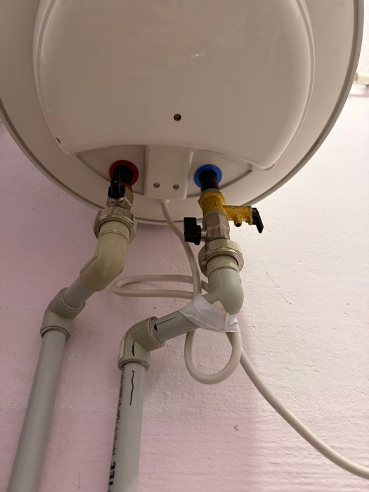 Продам бойлер Comfee
Продам бойлер Comfee