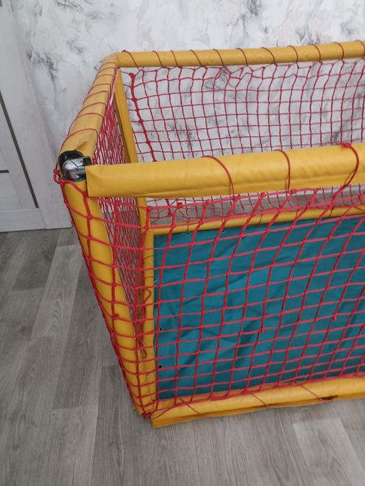 Манеж дитячий.      .