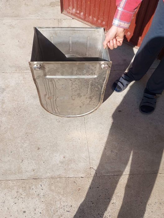 Бак з нержавіючої сталі .