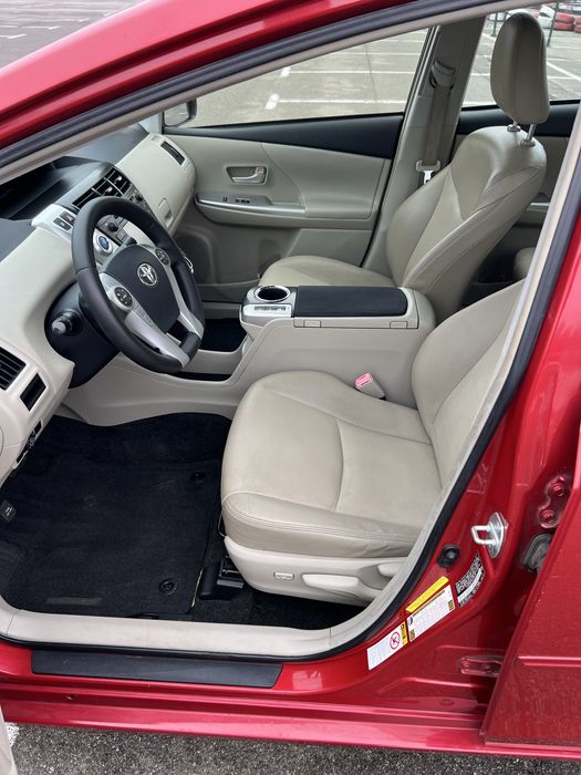 Аренда авто/такси TOYOTA PRIUS V ЗАХ В КОМФОРТ ГАЗ 6 л.расход