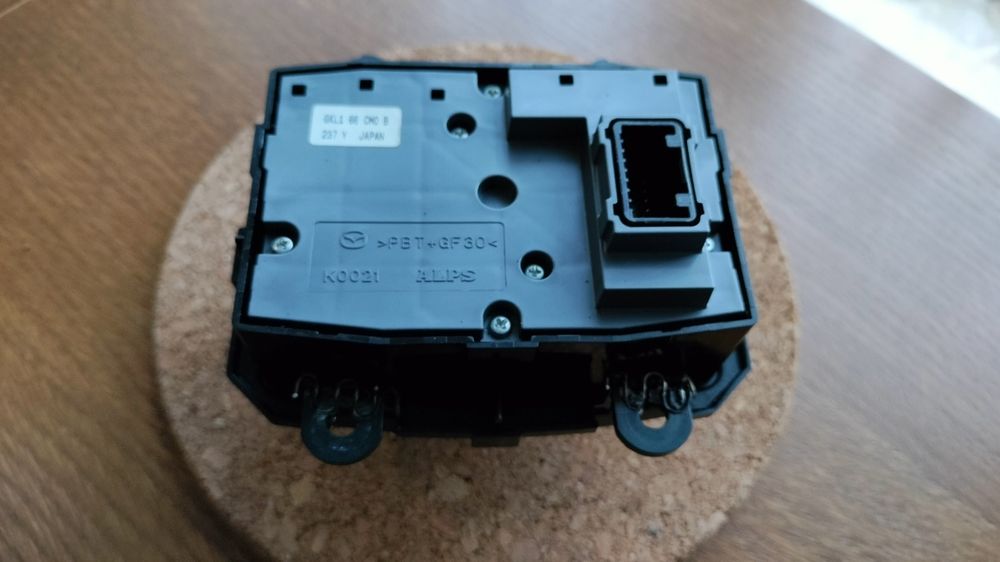 Panel sterowania multimedia mazda 6