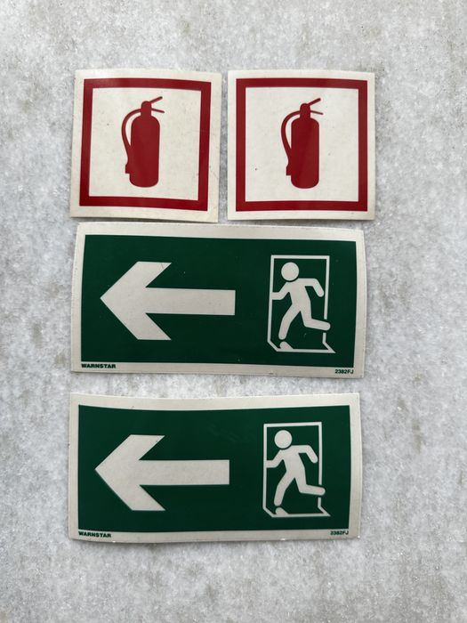 Adesivos sinaléticos