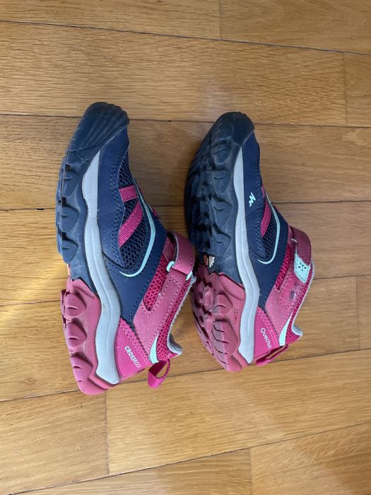 Ténis outdoor com sola especial de montanha