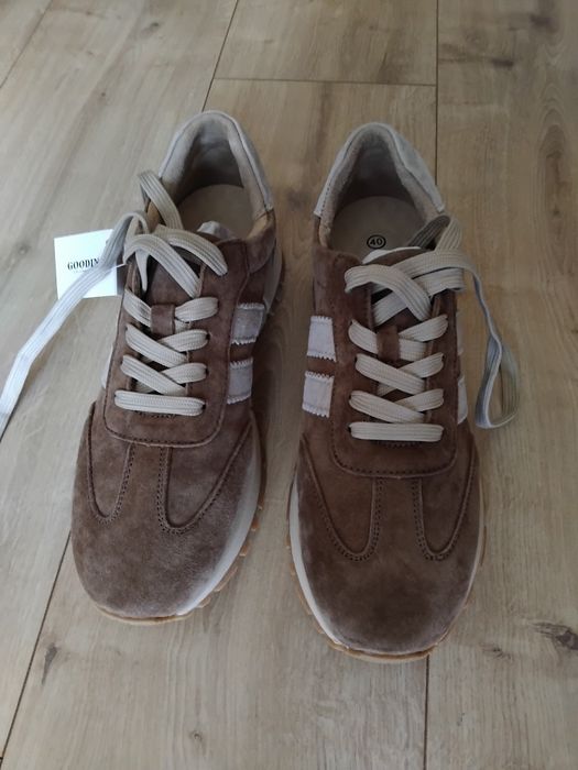 Nowe Buty sportowe  rozmiar  40