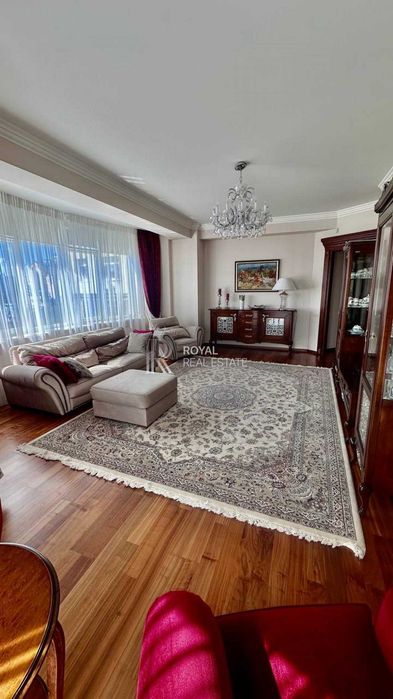 Оренда Квартири, 2 кімнати, 125 м2, вул. Олександра Кониського, 44, Центр Києва