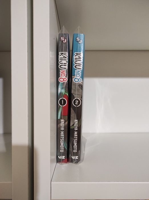 Volumes 1 e 2 de Kaiju 8