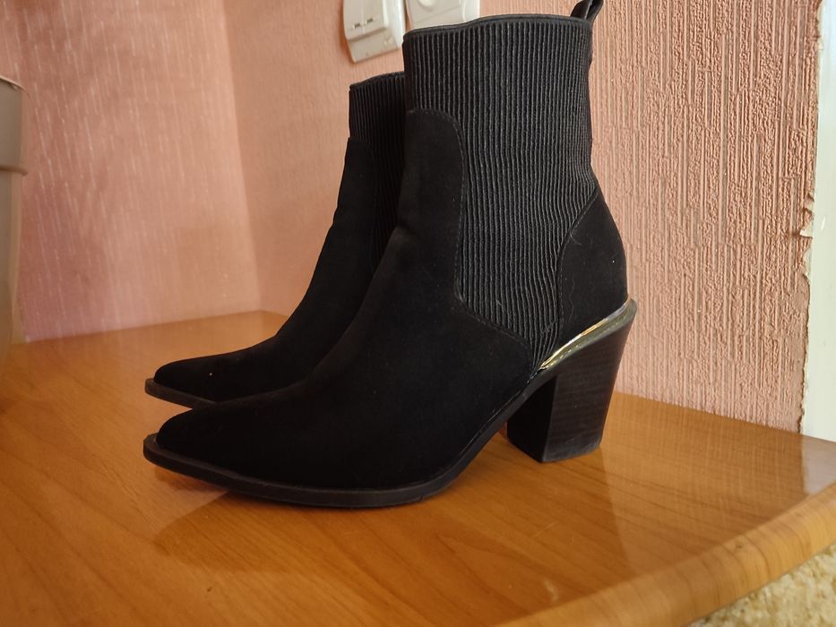 Жіночі черевики Козаки