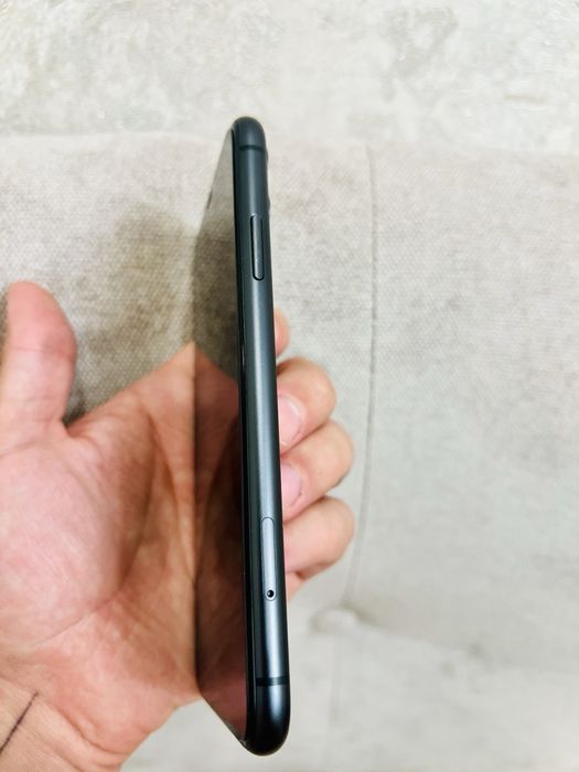 Продам телефон Apple iPhone 11 64GB