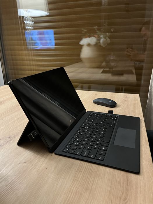 Dell 7275 2w1 / m5 / 256 SSD / 8GB ram