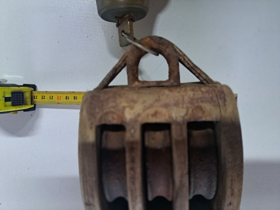 Cadernal proveniente de navio movido a vela