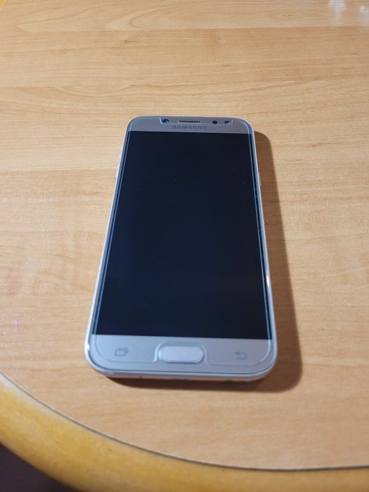 Samsung SM-J530 J5