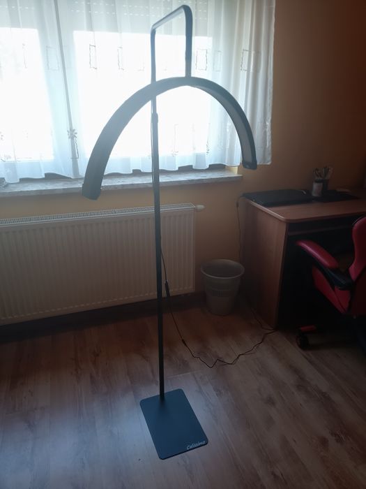 Lampa stojąca pół okragła