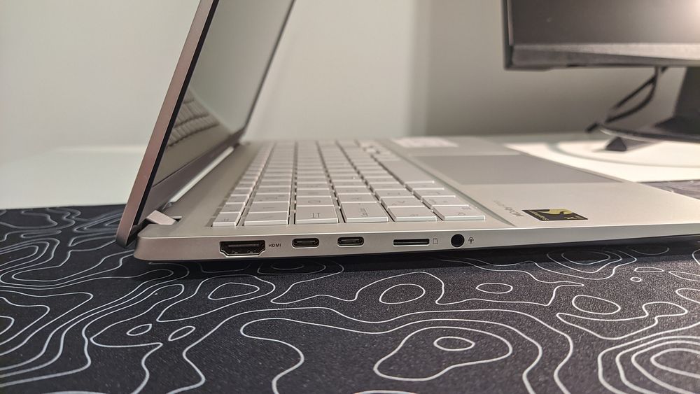 Asus Vivobook S15 – Premium, super leve, 16GB/1TB – Snapdragon