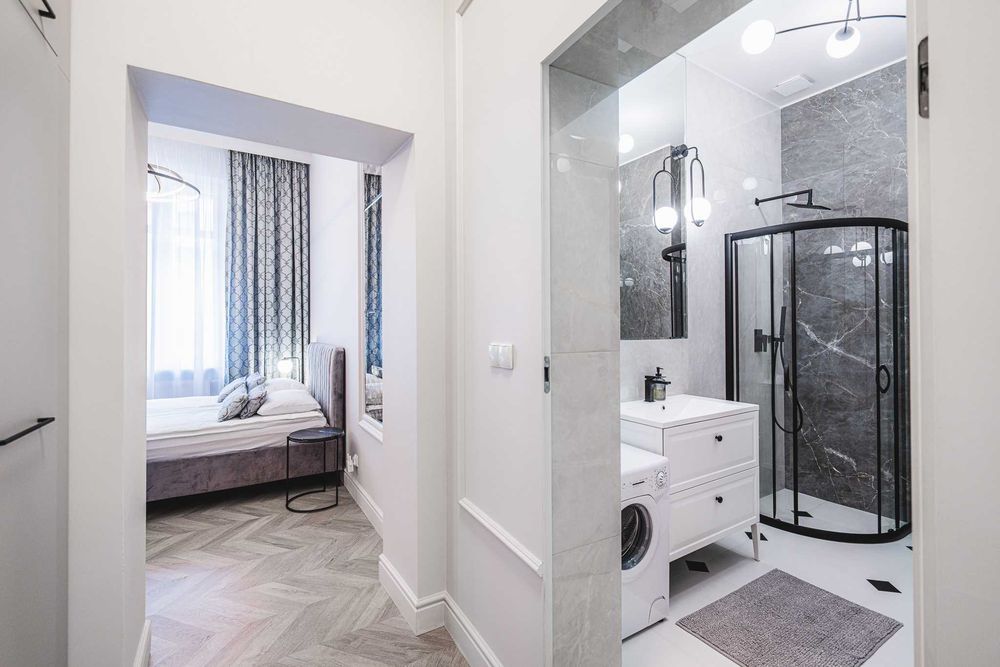 Ciche studio 25 m² | Stare Miasto | odnowiona kamienica