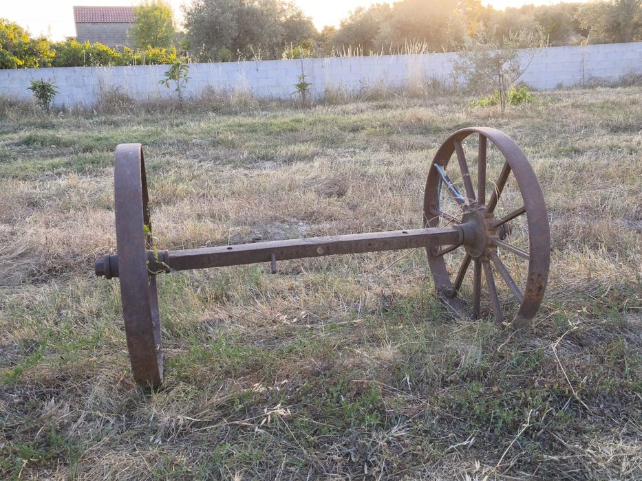 Rodas de caroça antigas