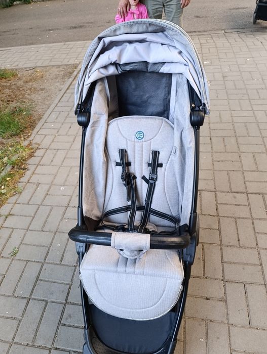 Продам коляску прогулочную