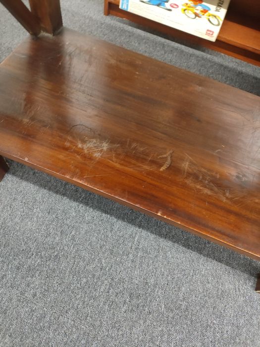 Pequeno Aparador em madeirq