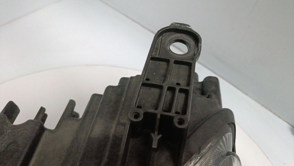 Ótica / farol esquerda DACIA Duster (HM_)