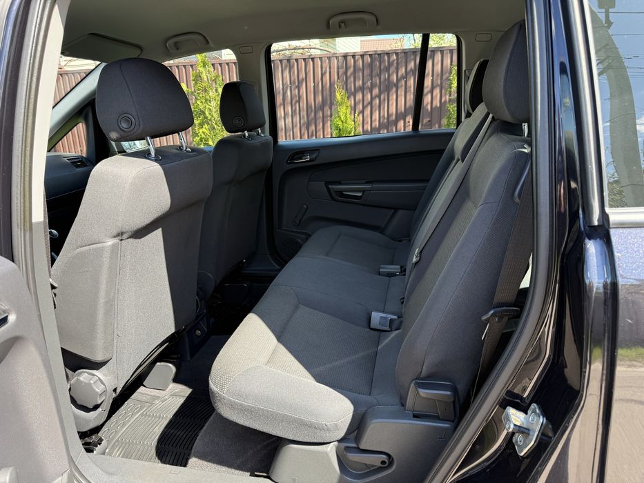 Opel Zafira з Німеччини Розмитнена 7 місць