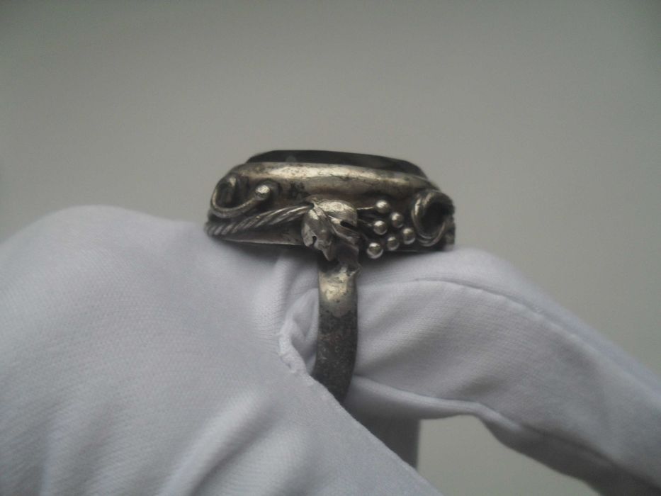 Stary srebrny duży pierścień z topazem dymnym - cena ost