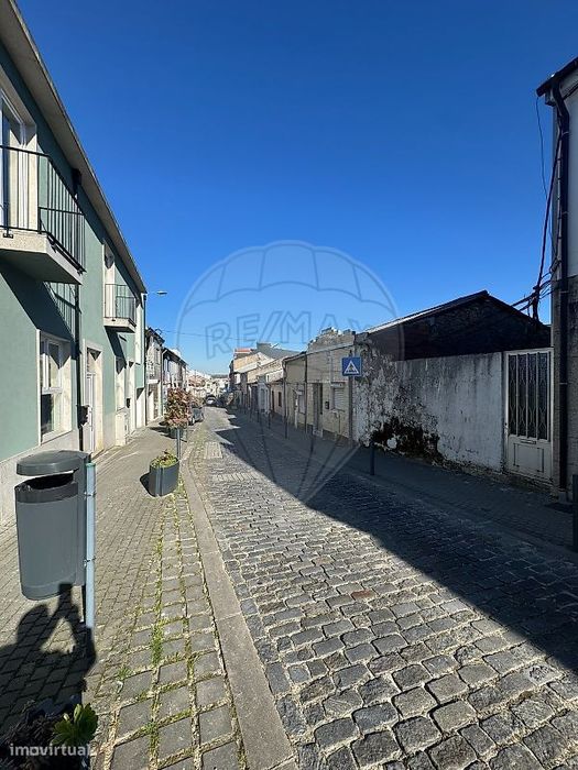Moradia em ruina situada em Real, Braga